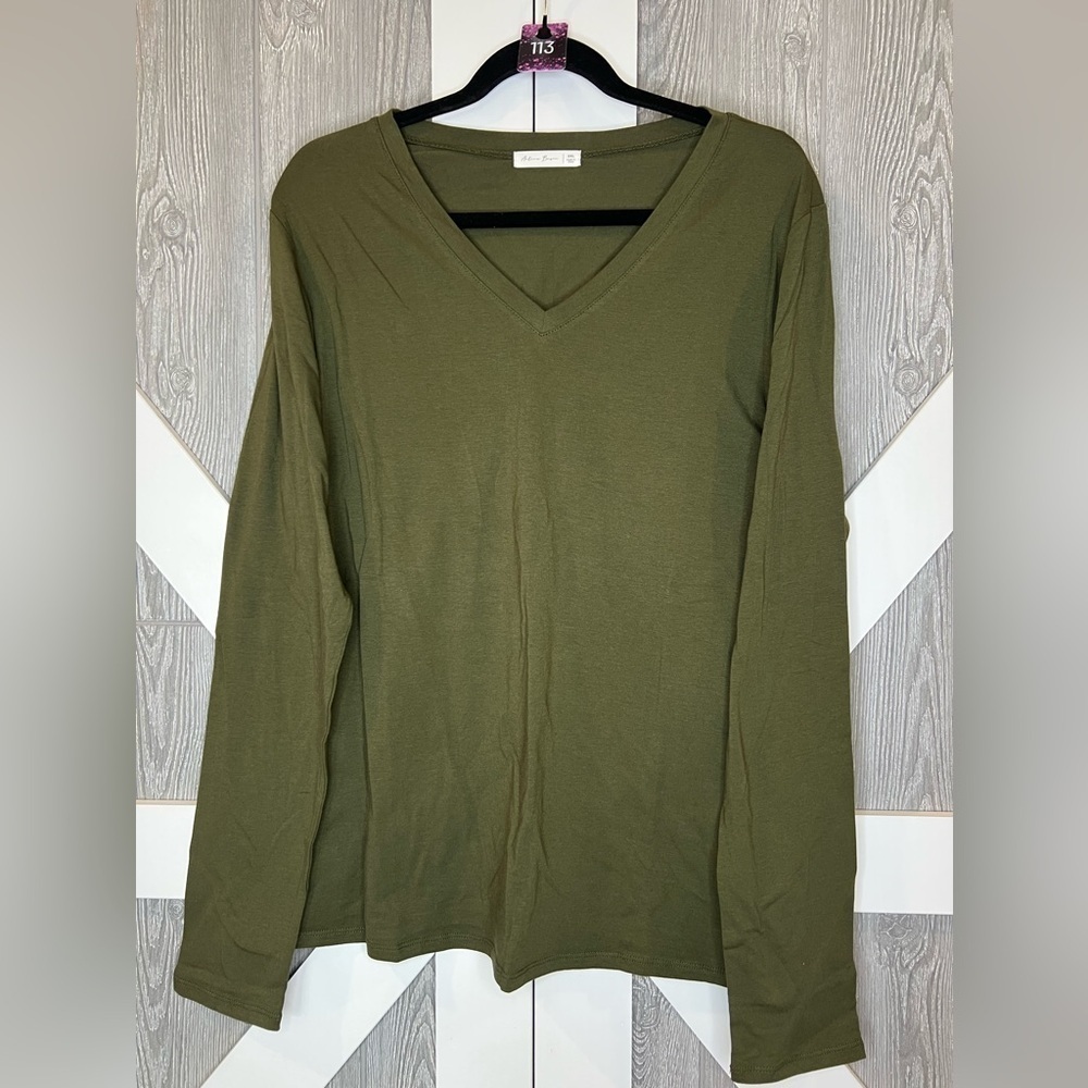 113. NEW Active Basic Olive V-Neck Long Sleeve Tee 3XL